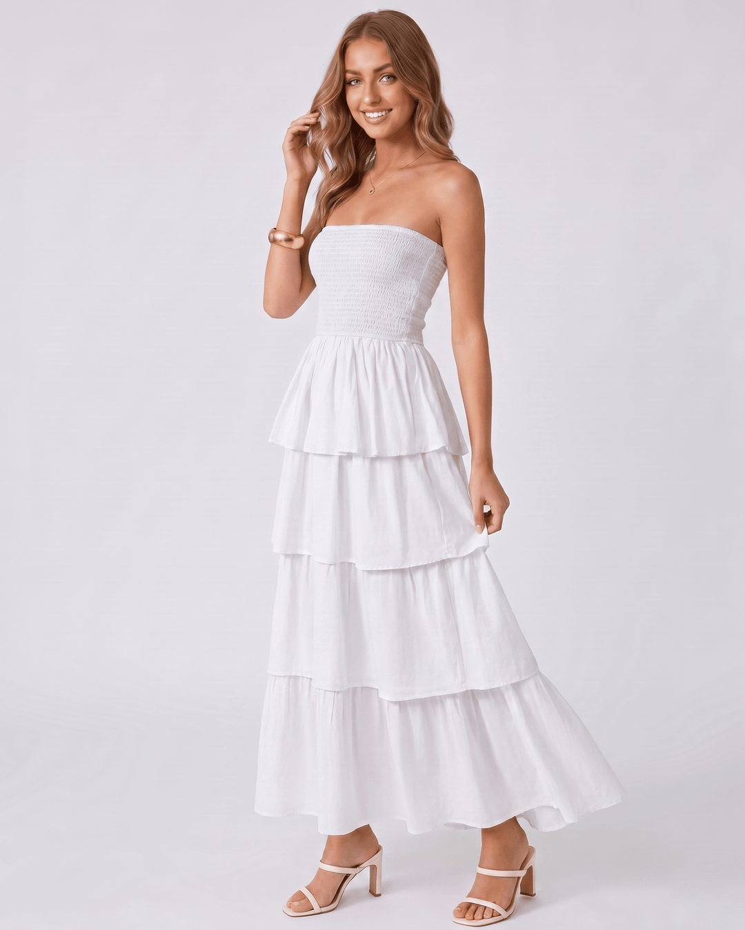 Vestido maxi mujer Solenne sin tirantes, con volantes. Look elegante y fluido para cualquier ocasión especial.