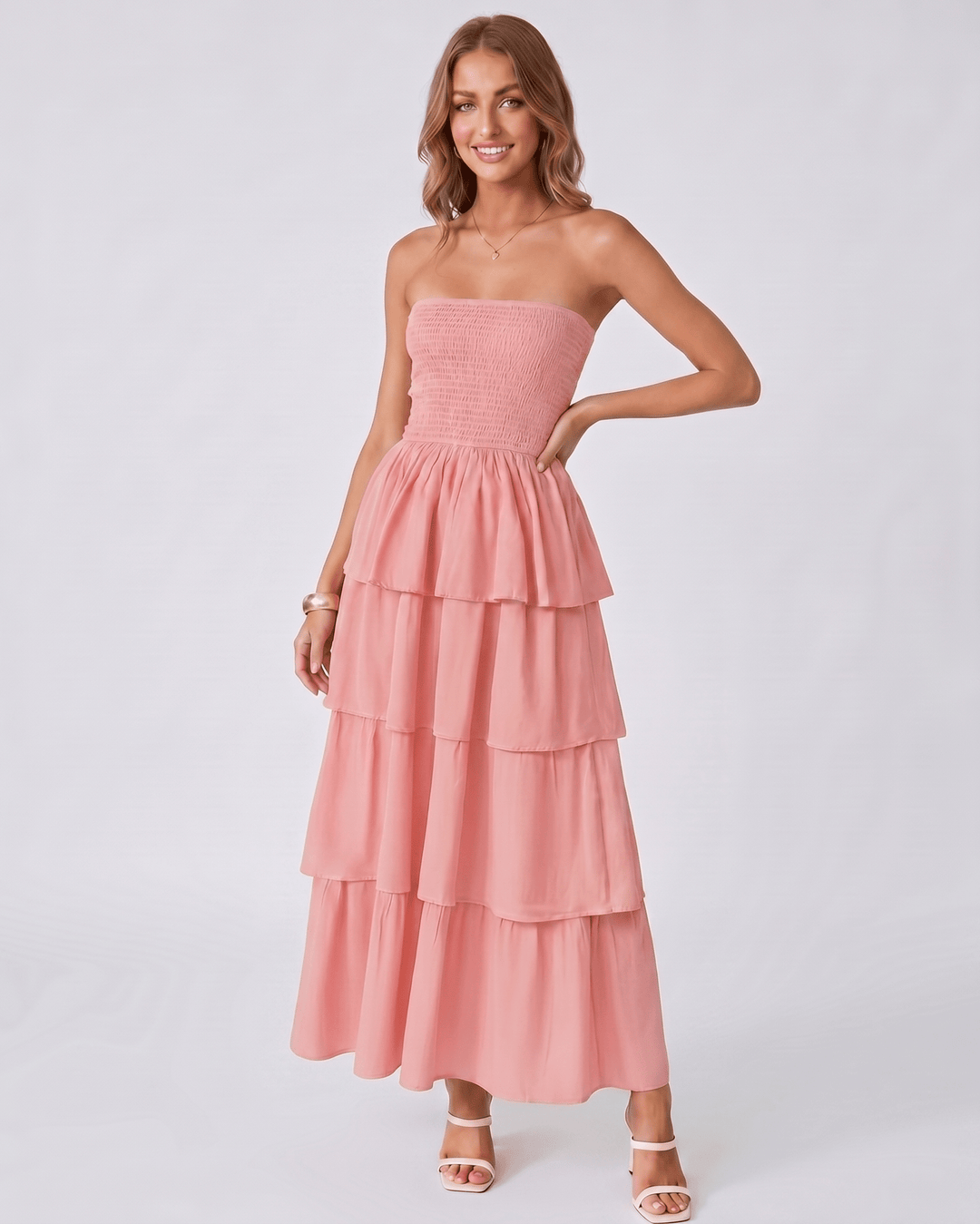 Vestido Solenne de mujer, sin tirantes. Maxi con volantes, para una apariencia sofisticada y fluida.