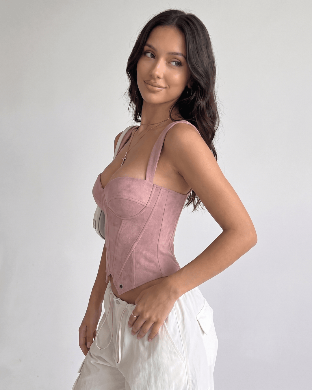 Bustier de fiesta estructurado para mujer, look impactante de noche.