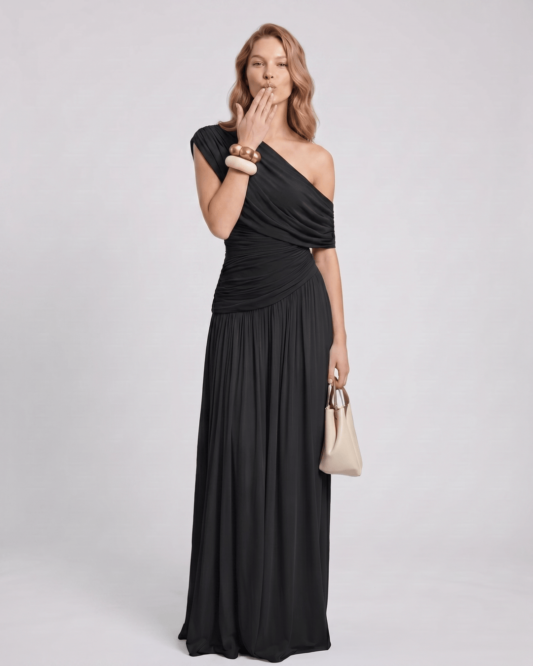Vestido asimétrico sin mangas, diseño fruncido, para noche elegante de mujer.
