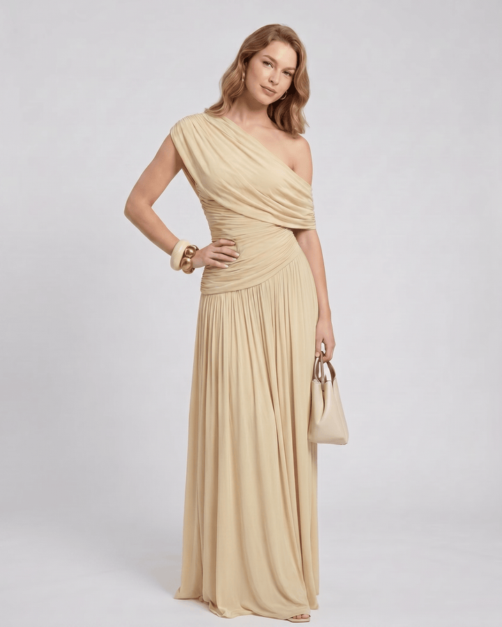 Elegante vestido de noche fruncido, corte asimétrico y maxi, perfecto sin mangas.