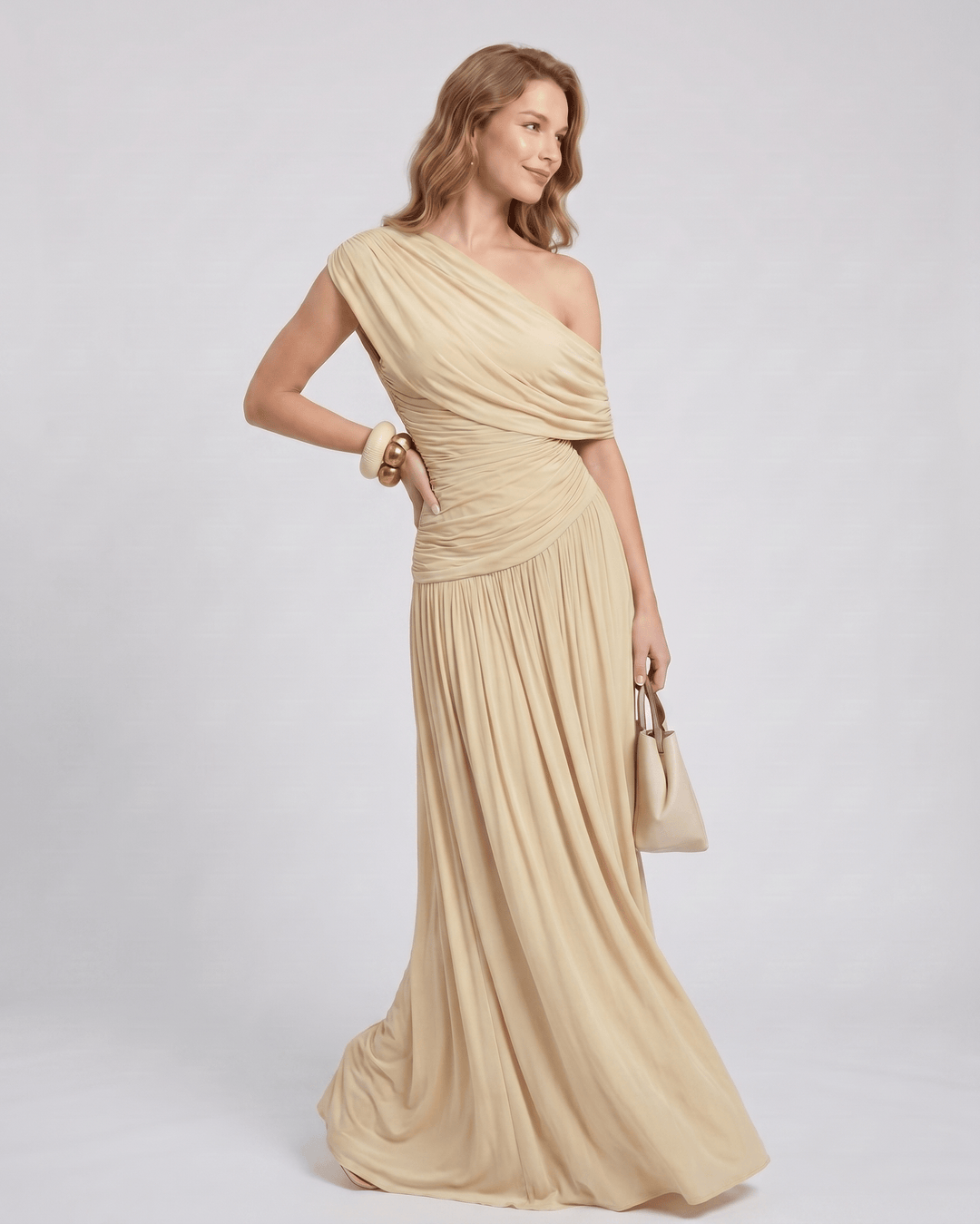 Vestido maxi asimétrico elegante, ideal para noche, fruncido, ropa de mujer chic.