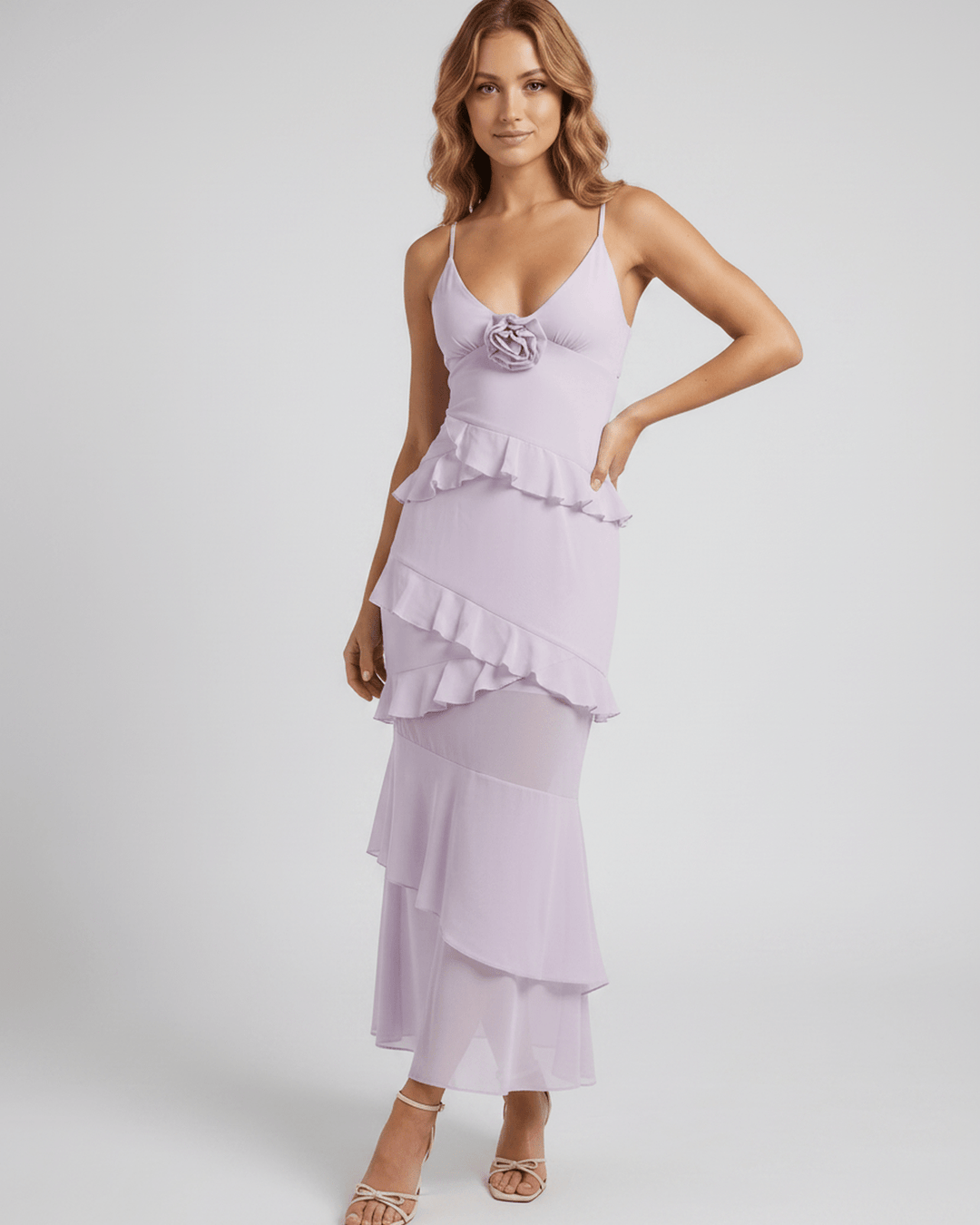 Vestido maxi amarillo Rosavelle, volantes, apliques florales. Elegante para noche o eventos especiales.