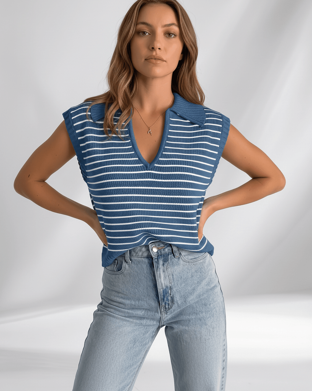 Camiseta de mujer con rayas, manga corta. Look casual chic y confortable para el verano.