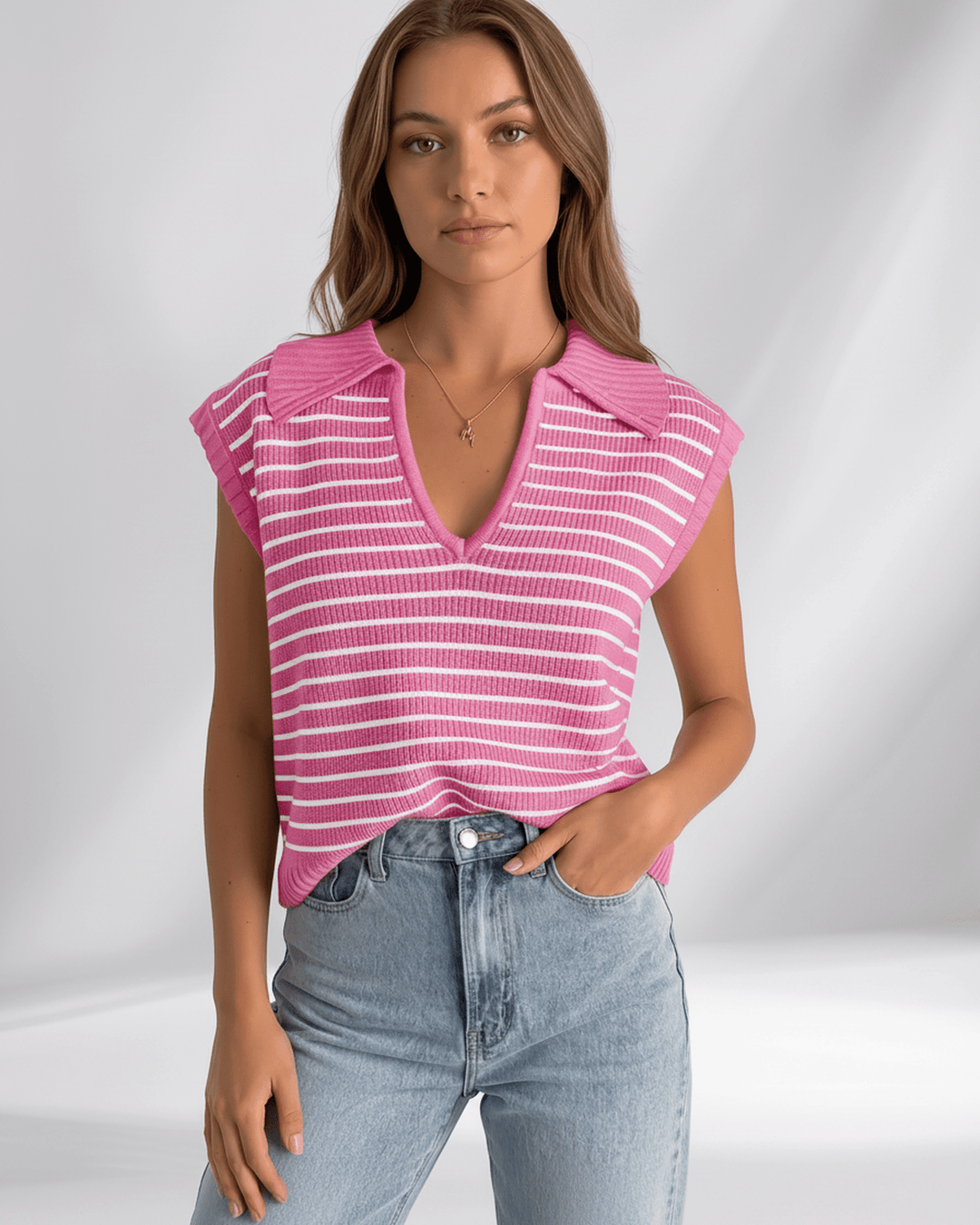 Camiseta Solvane de mujer, rayas y cuello V. Tendencia casual para cualquier ocasión de verano.