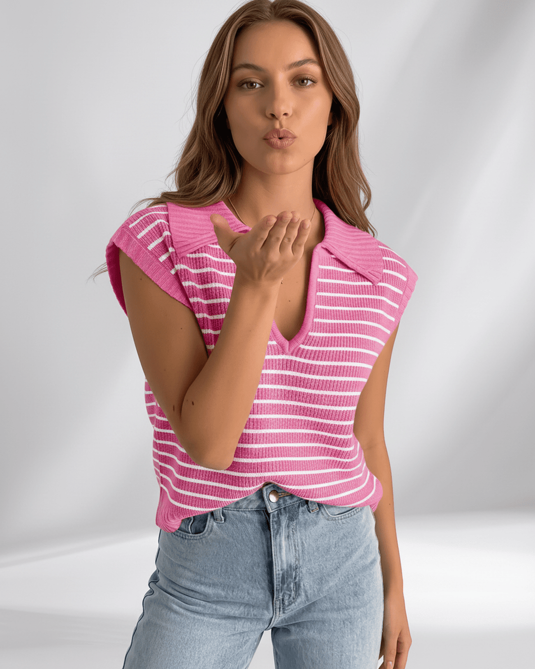 Moda elegante: Camiseta de rayas para mujer, manga corta. Ideal para looks de primavera.
