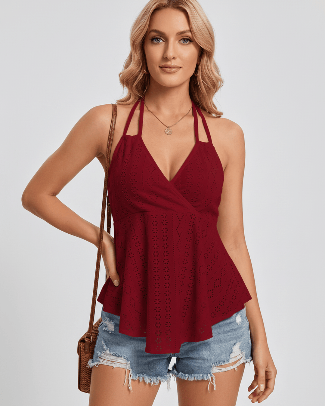 Top de mujer fluido, diseño halter elegante, para el verano.