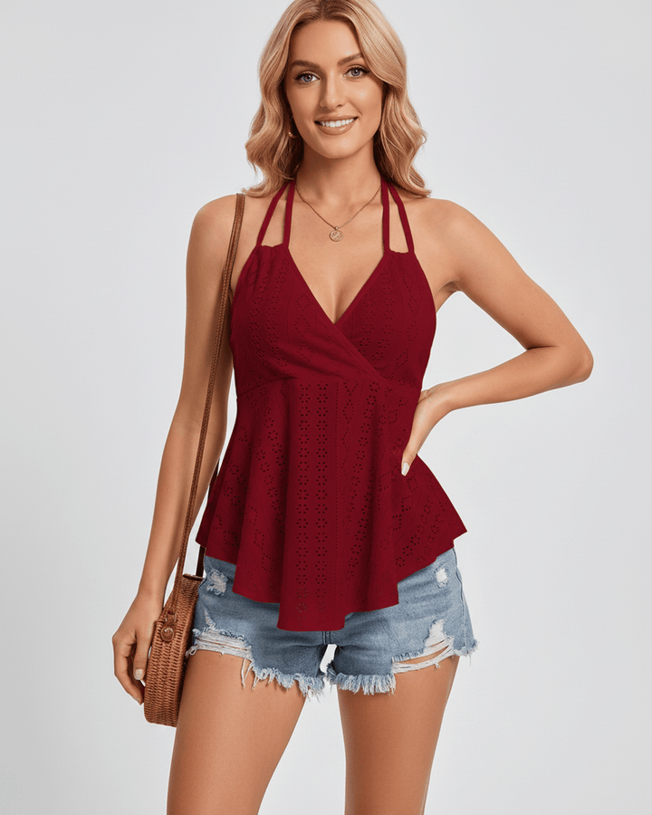 Estilo veraniego chic: top halter fluido de mujer, ideal para la playa.