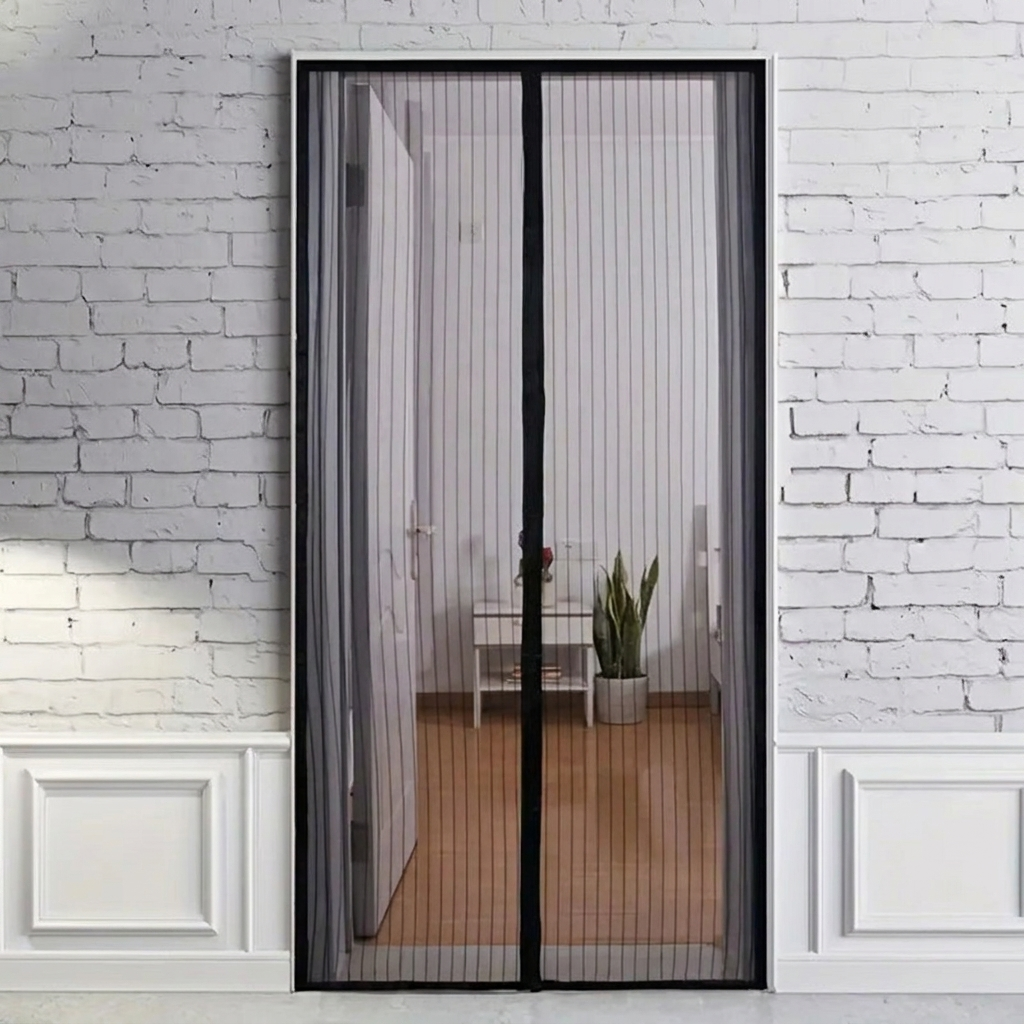 Puerta mosquitera magnética de malla para hogar con cierre automático, protección contra insectos y aire fresco.