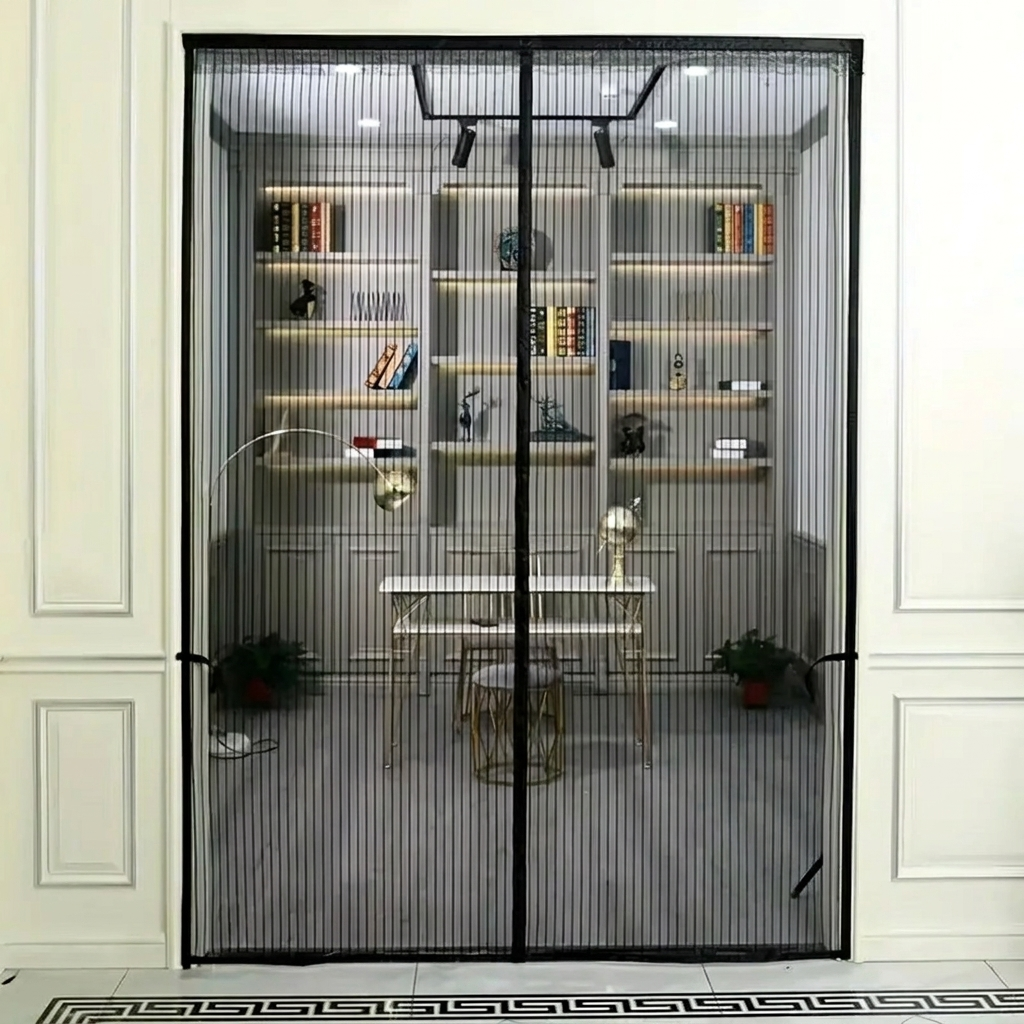 Mosquitera de malla con imanes para puertas de hogar, ventilación sin insectos, protege y permite disfrutar el aire libre.