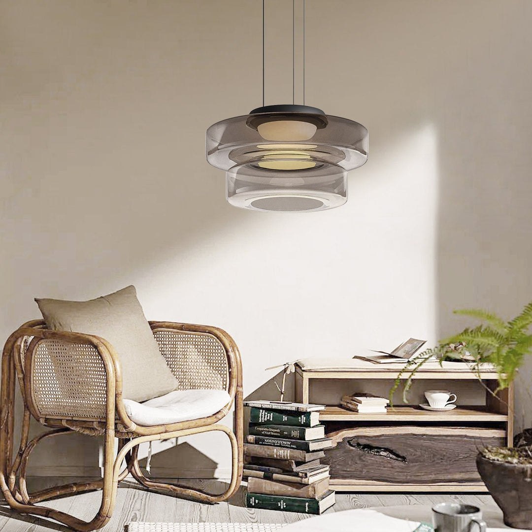 Lámpara regulable estilo Bauhaus, perfecta para iluminación interior moderna.
