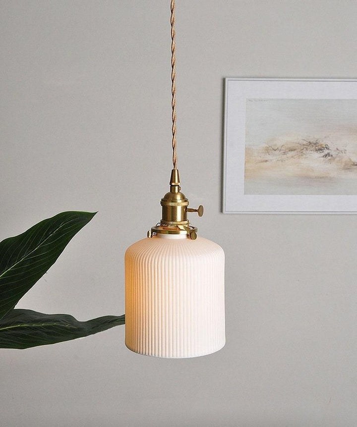 Lámpara de cerámica blanca con luz LED, estilo japonés y diseño moderno, ideal para decoración del hogar.