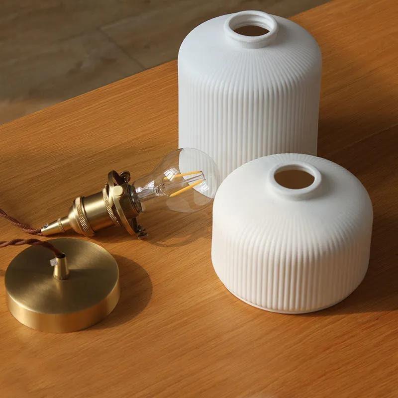 Lámpara colgante vintage de cerámica con LED, diseño japonés, ideal para crear ambiente cálido y acogedor.