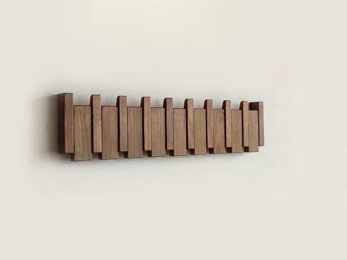 Colgador de abrigos de pared estilo piano, organizador para recibidor, madera de haya natural.