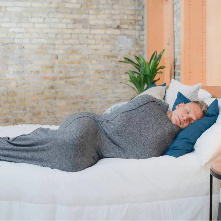 Manta de compresión suave para adultos, su tejido cómodo favorece el descanso profundo.