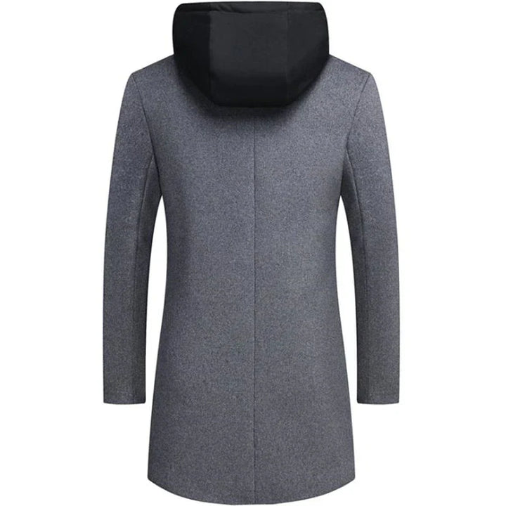 Chaqueta hombre casual con doble cierre (botones y cremallera). Versátil y elegante para moda masculina de entretiempo.