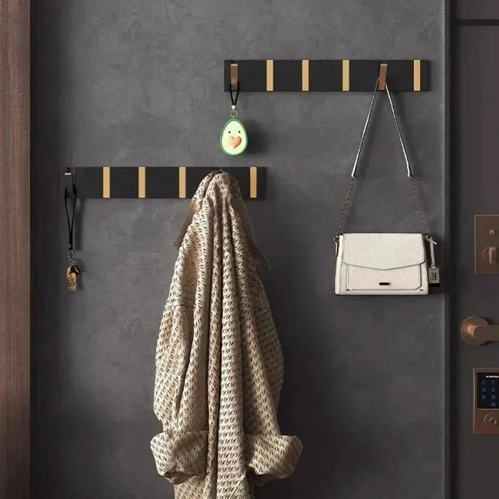 Moderno gancho de pared para dormitorio. Diseño minimalista y montaje fácil.