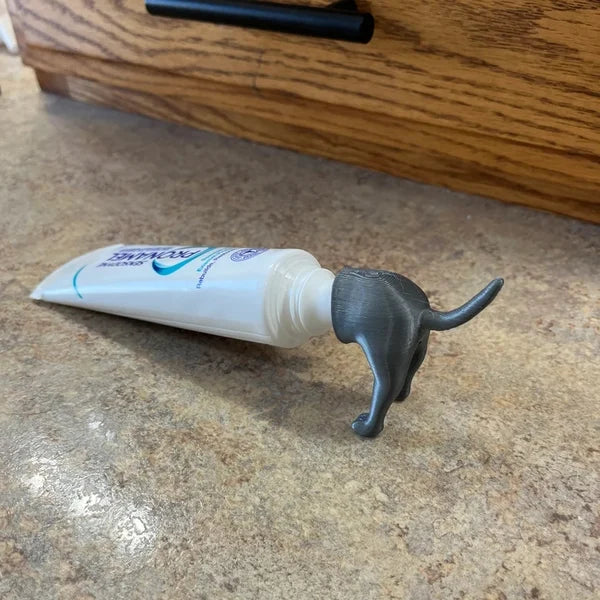 Cinco portacepillos de baño con diseño de perro para niños. Accesorios divertidos que facilitan la rutina de higiene dental.