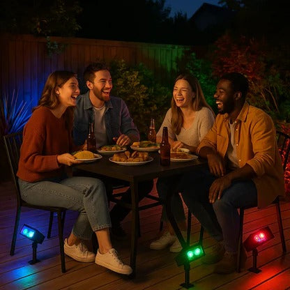 Foco solar LED con haz de luz ajustable, perfecto para iluminar zonas de terraza. Iluminación exterior.