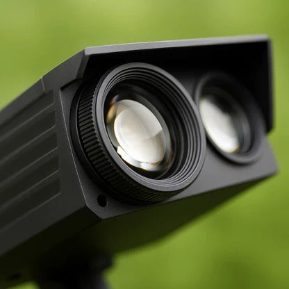 Foco LED solar de jardín, fácil instalación para iluminación exterior inteligente. Ecológico y duradero.