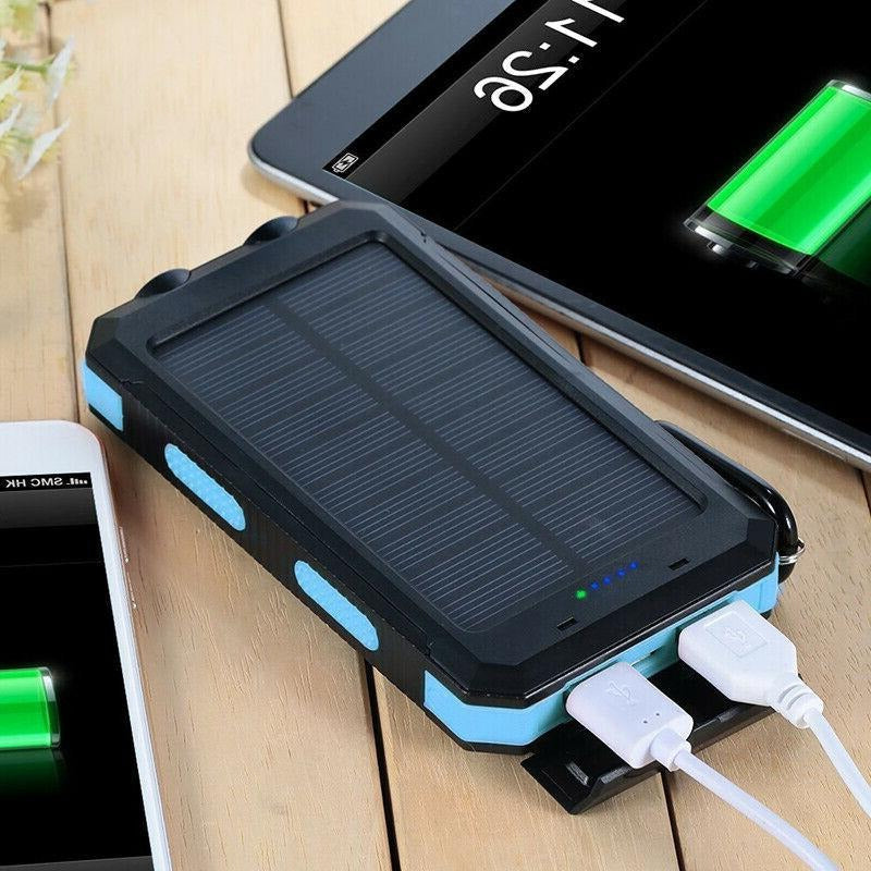 Power bank solar 500000mAh con carga dual USB, esencial para viajes y actividades al aire libre.