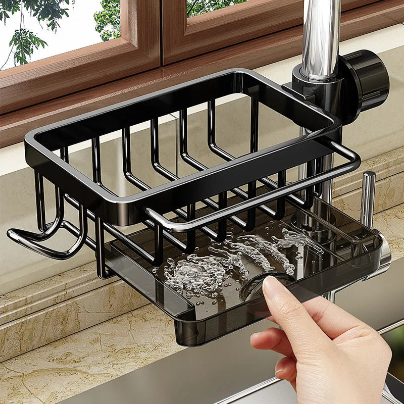 Organizador de fregadero colgante de aluminio, perfecto para ordenar la cocina y tener los utensilios a mano.