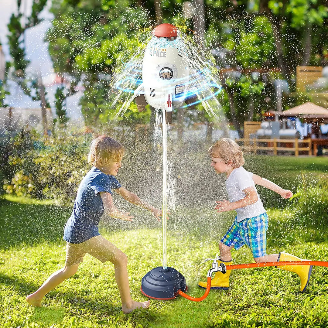 Lanzador de agua tipo mochila para niños, ideal para juegos de verano y diversión refrescante en jardín o piscina.
