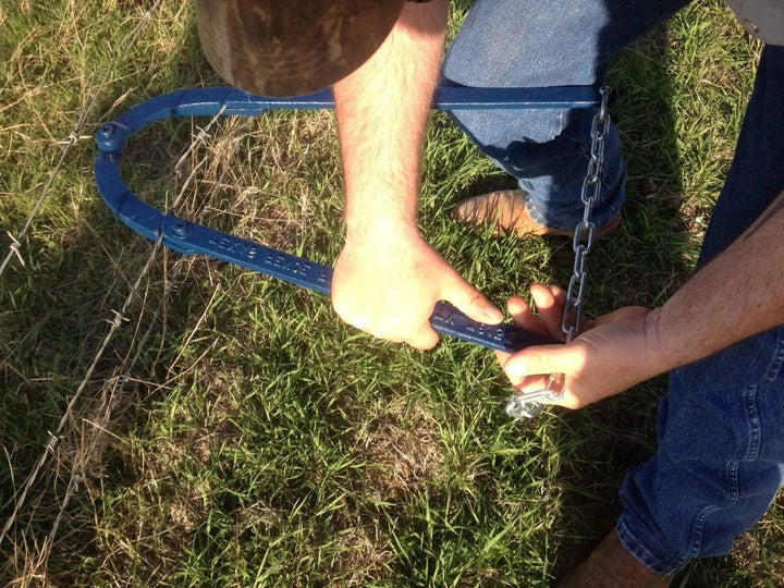 Herramienta reparadora de cercas Texas Fence Fixer de metal para granjas, fácil mantenimiento agrícola.