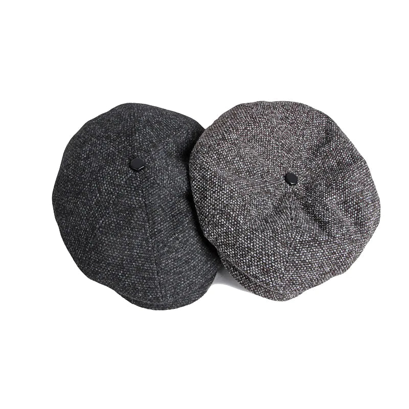Gorro elegante para hombre: gorra plana clásica con diseño atemporal, ideal para moda masculina.