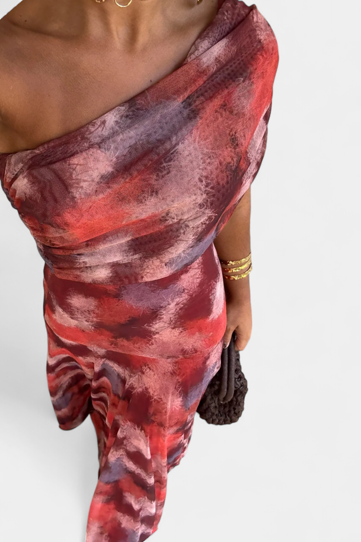 Vestido maxi Jessamy tie-dye asimétrico de un hombro, moda femenina para fiesta o vacaciones.