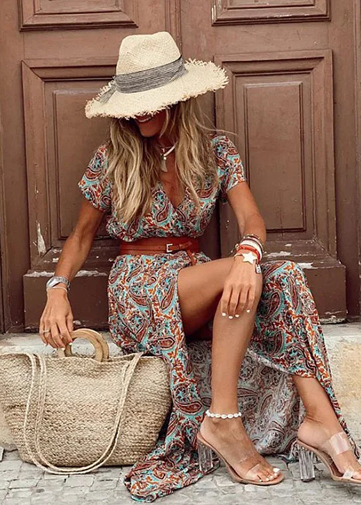 Vestido Noelia bohemio de mujer con cinturón. Diseño fluido y ligero, perfecto para la temporada de verano.