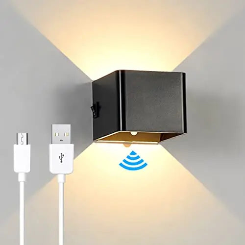 Moderna lámpara de pared LED recargable USB, inalámbrica, con intensidad de luz cálida ajustable para tu hogar.
