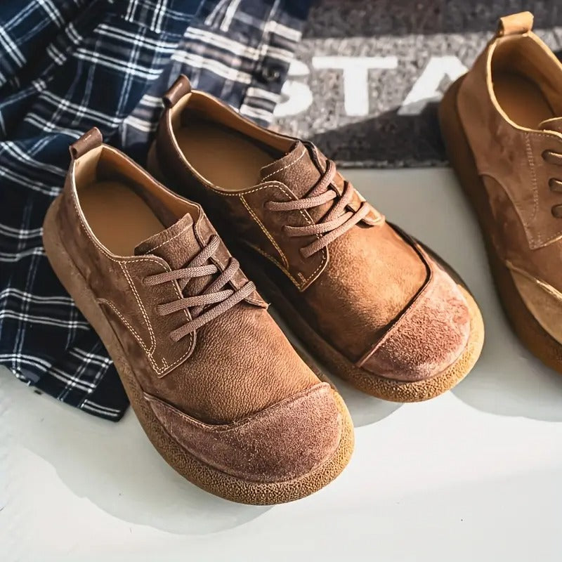 Zapatos masculinos ortopédicos caqui, diseñados para el confort diario y el estilo casual.