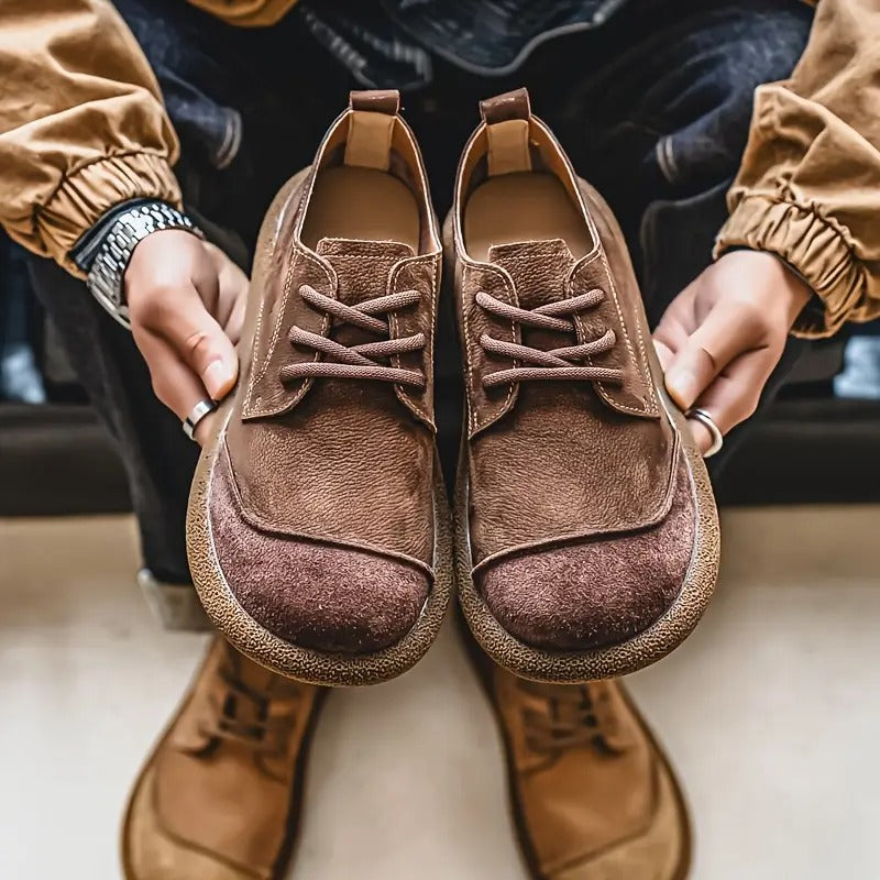 Zapatos ortopédicos de estilo clásico para hombre, marrón, con suela estable y gran confort.
