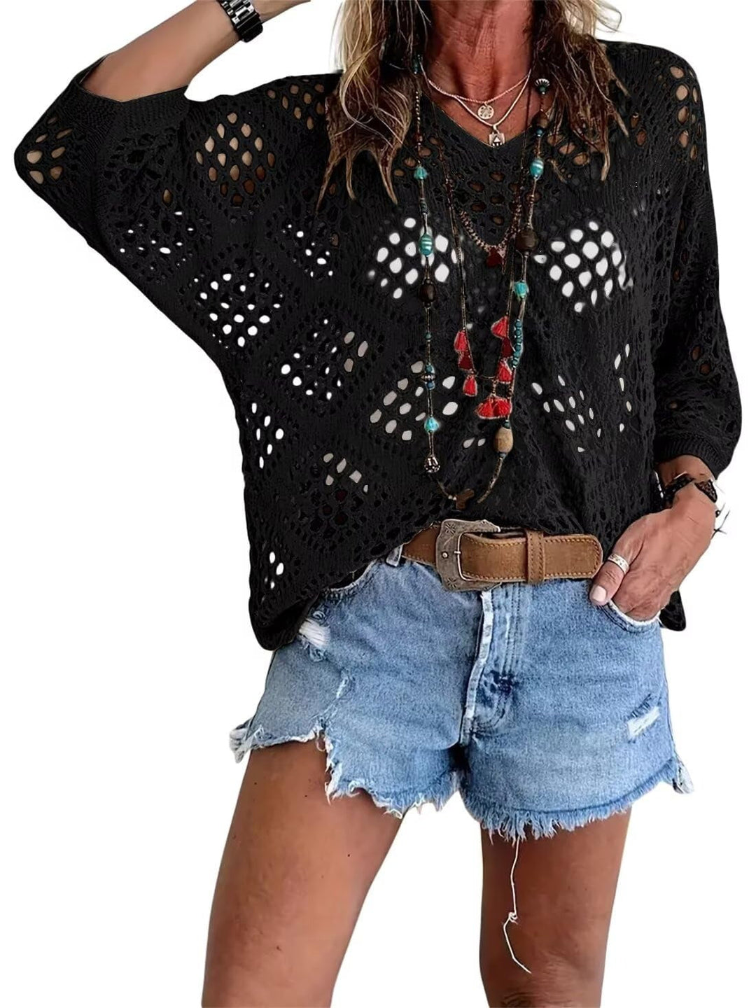 Top casual de mujer bohemio de crochet con escote V, perfecto para la playa y días de verano.