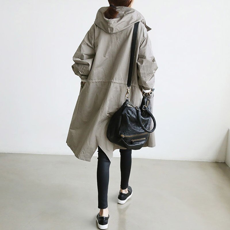 Gabardina impermeable de mujer, protección estilosa contra el clima en primavera y otoño. Abrigo versátil.