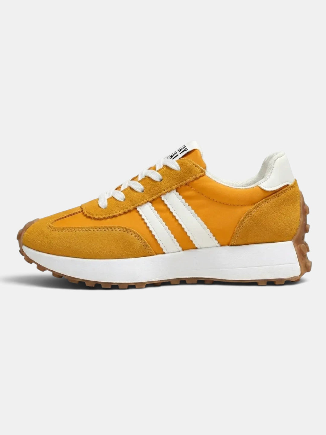 Zapatos de mujer con estilo, ortopédicos y con plataforma, perfectos para un look urbano cómodo.