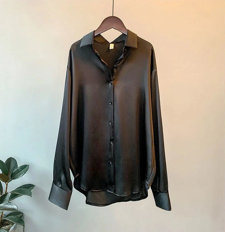 Blusa elegante de mujer, perfecta para moda oficina y ocasiones especiales. Ropa femenina chic y formal.