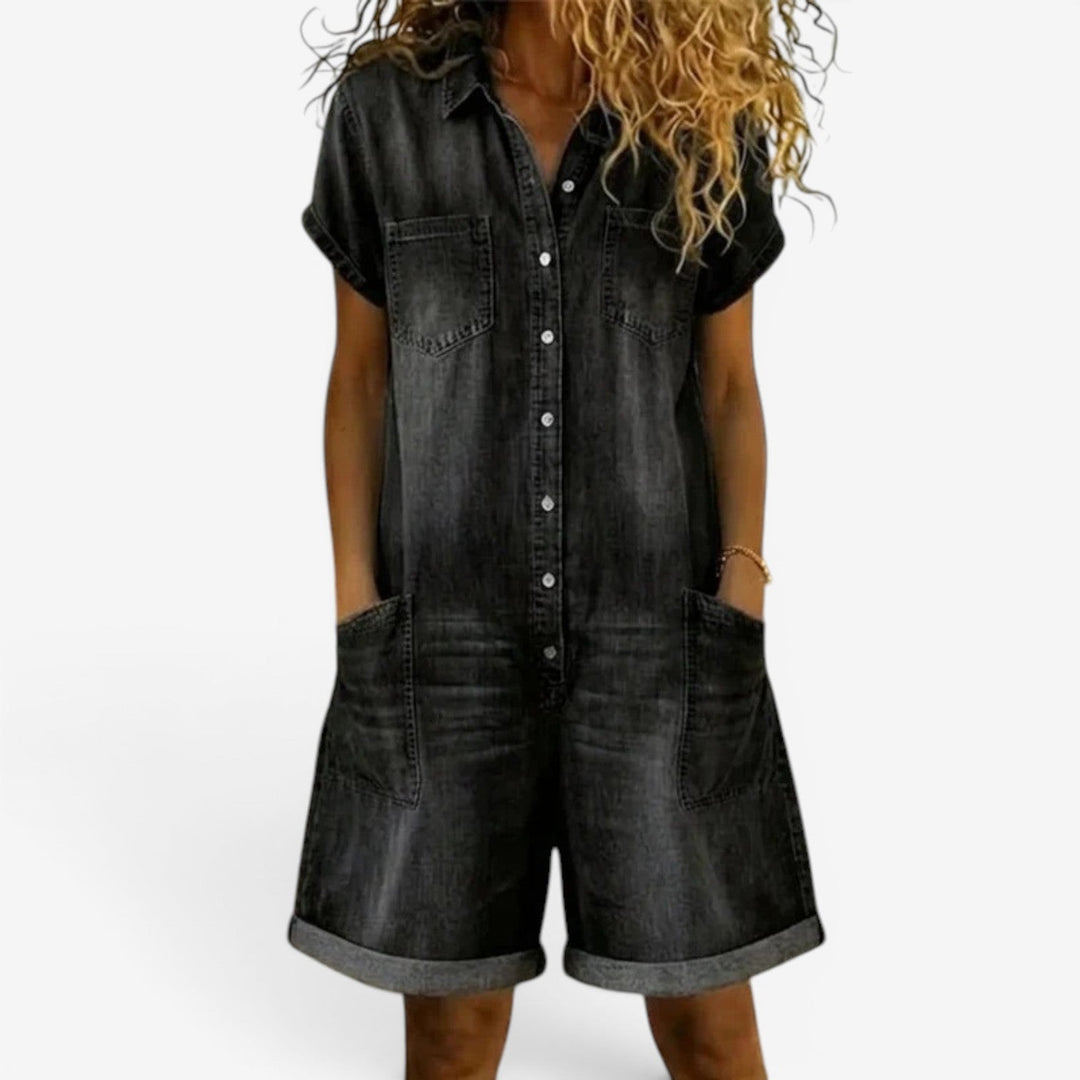 Mono corto casual de verano para mujer con botones frontales, ideal para playa o vacaciones. Cómodo y fresco.