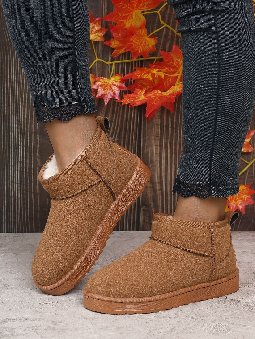 Botines de cuña para mujer con forro de peluche. Calzado de invierno, cálido y cómodo.
