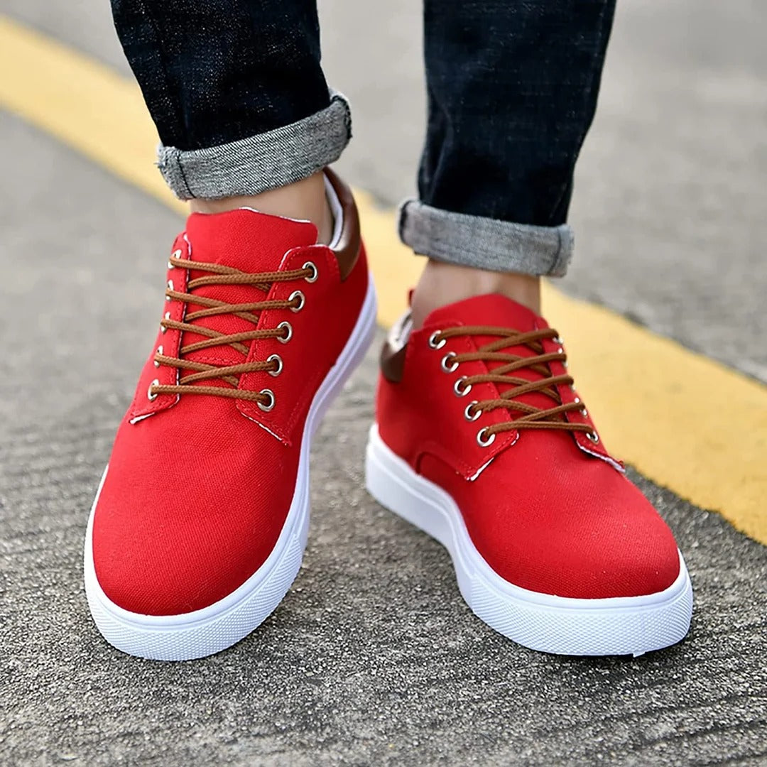 Calzado moderno para hombre, zapatillas urbanas con suela blanca, perfectas para combinar con cualquier atuendo.