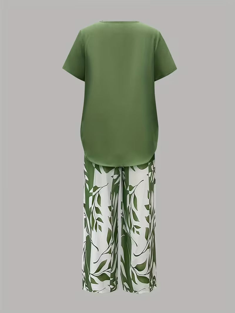 Estilo casual de verano: conjunto de mujer con hojas tropicales, ropa fresca y moderna.