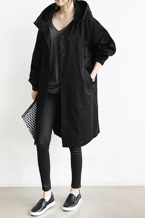 Gabardina impermeable de mujer con cinturón y capucha, ideal para moda de otoño y protección contra la lluvia.