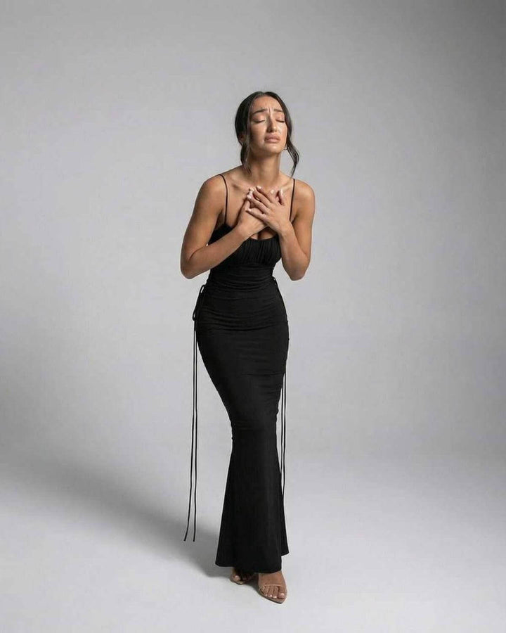 Vestido maxi negro de verano para mujer. Versátil y cómodo, ideal para playa, día o noche.