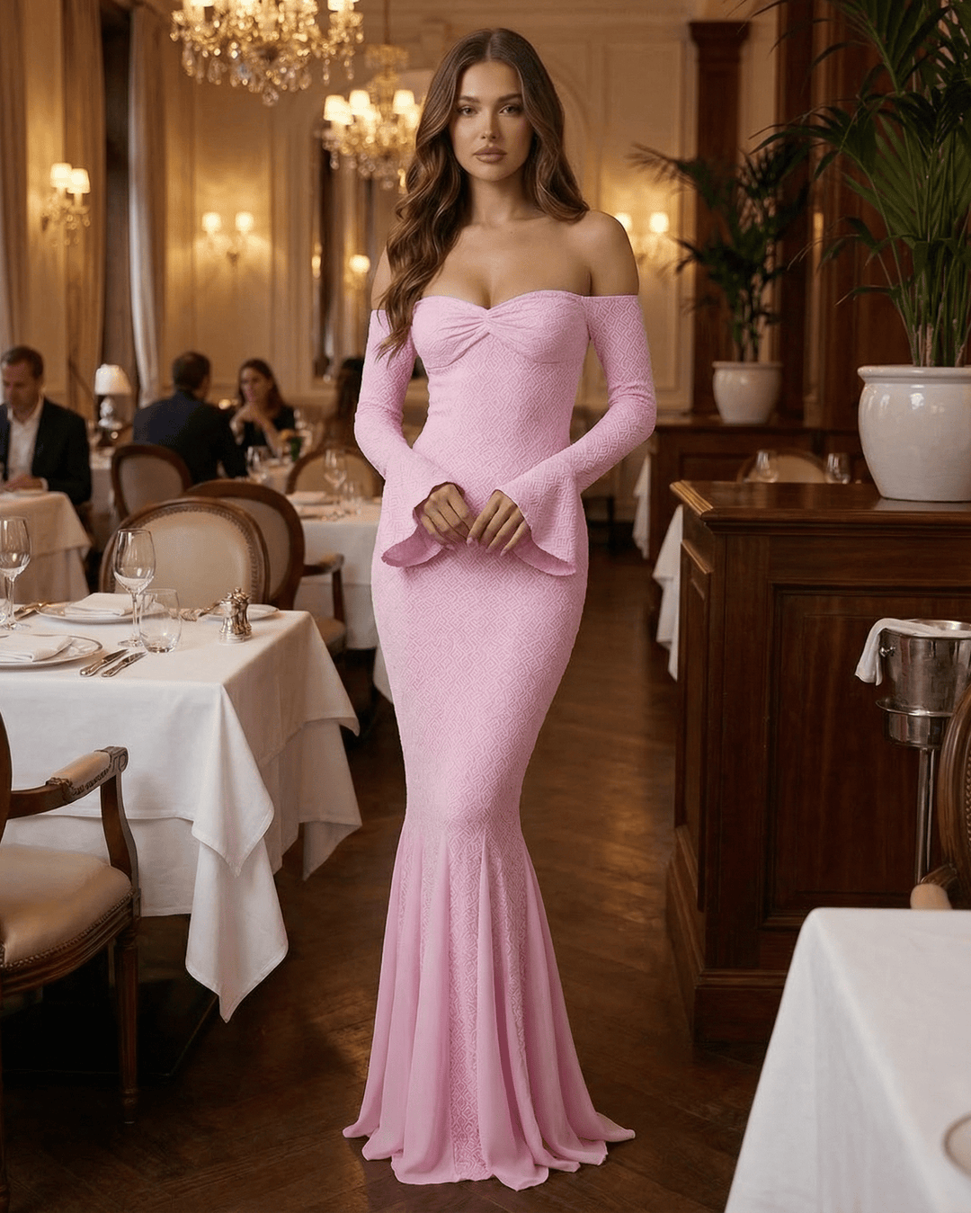 Vestido largo blanco para mujer con hombros descubiertos, silueta sirena. Ideal para eventos formales y cenas de gala.