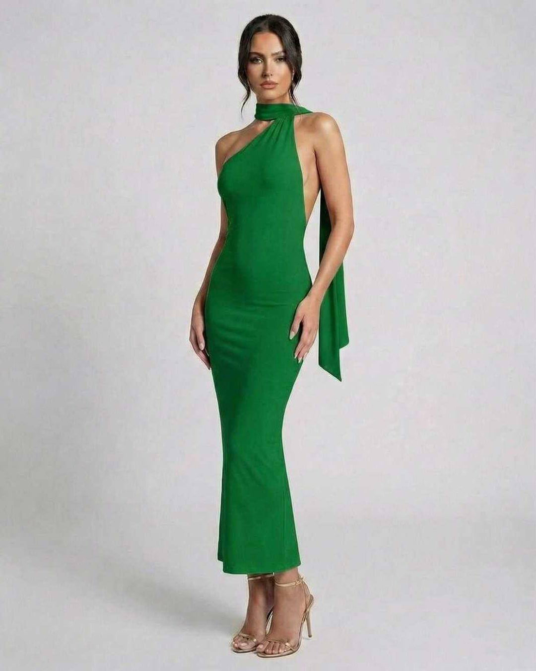 Vestido maxi halter elegante para mujer, perfecto para fiestas, bodas y eventos formales. Diseño sin espalda.