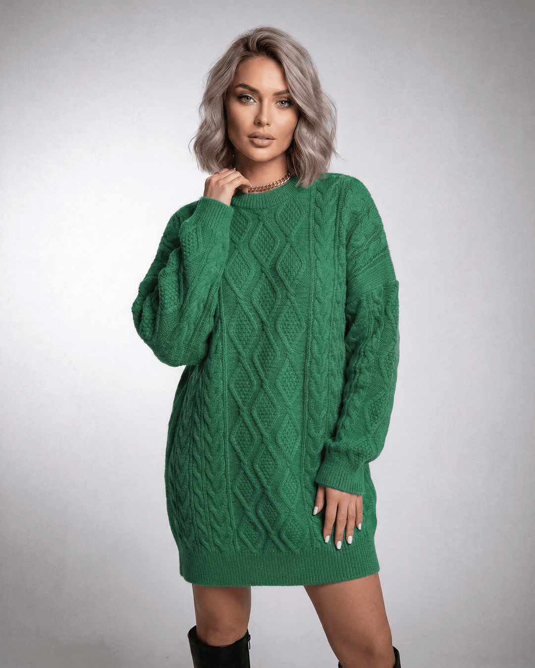 Vestido mini Ivy verde esmeralda para mujer, estilo casual moderno y cómodo con manga larga.