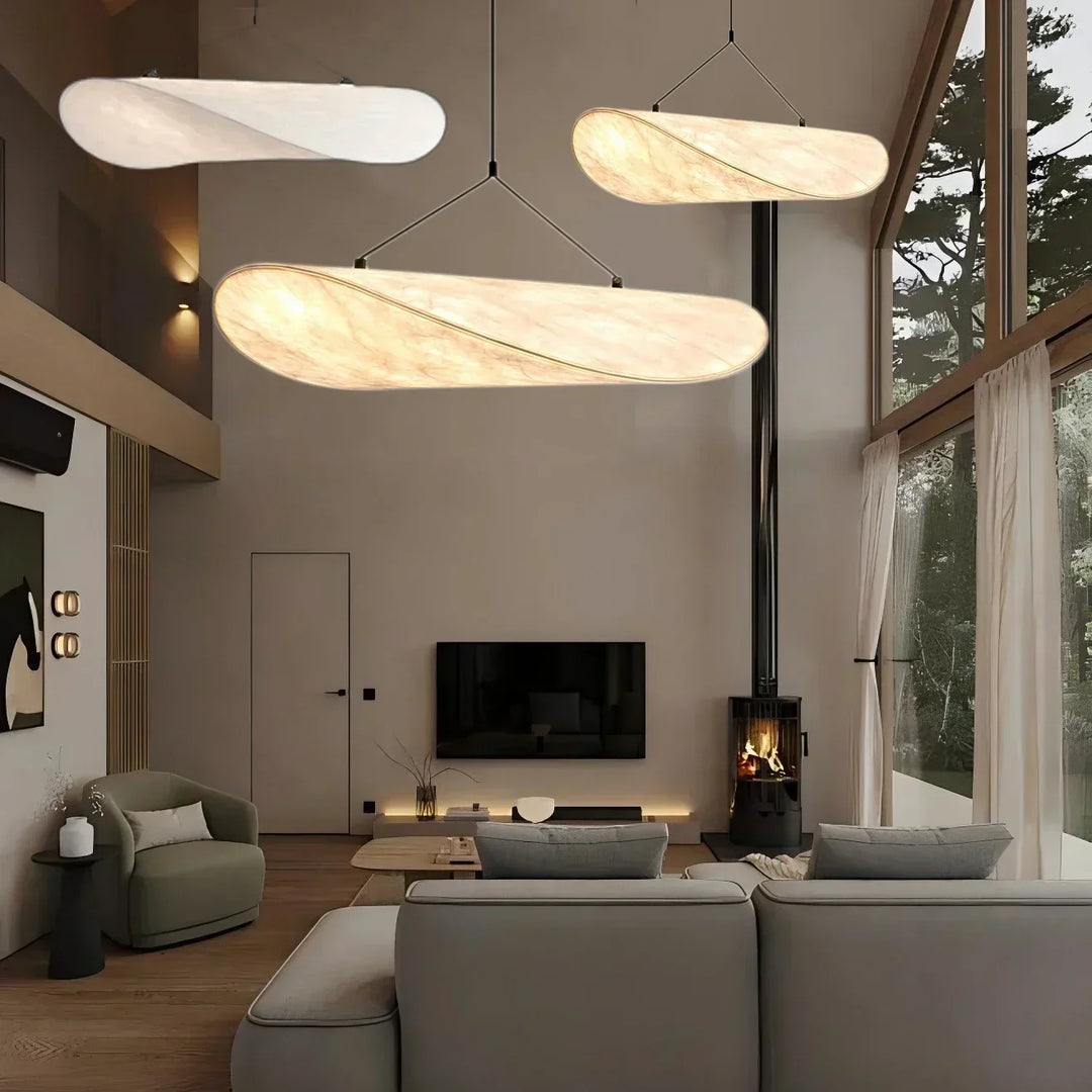 Lámpara de diseño japonés: Chandelier de seda hecho a mano, iluminación moderna y natural.
