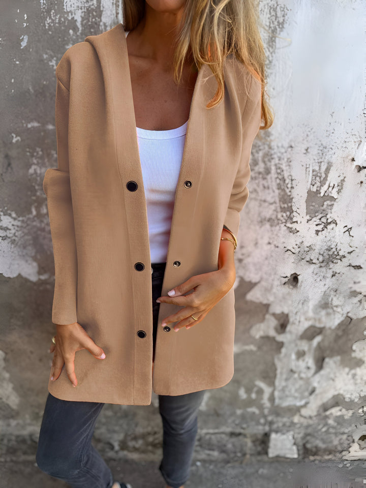 Vista trasera de chaqueta casual con capucha para mujer, perfecta para moda femenina en primavera. Ropa exterior versátil.