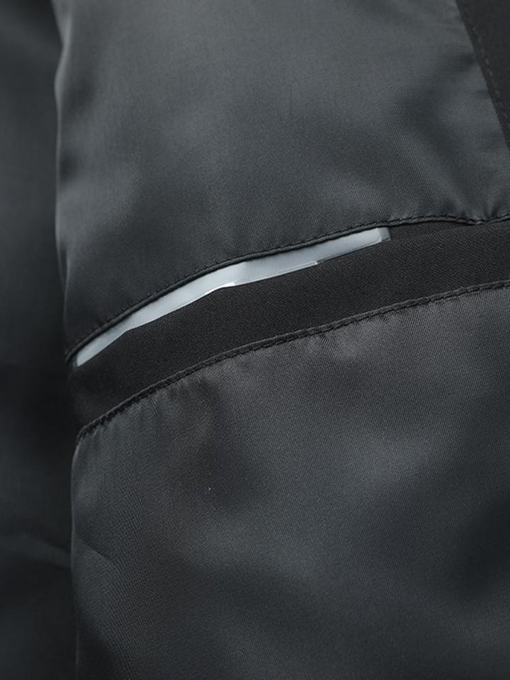 Abrigo de invierno para hombre, funcional y con un diseño moderno.